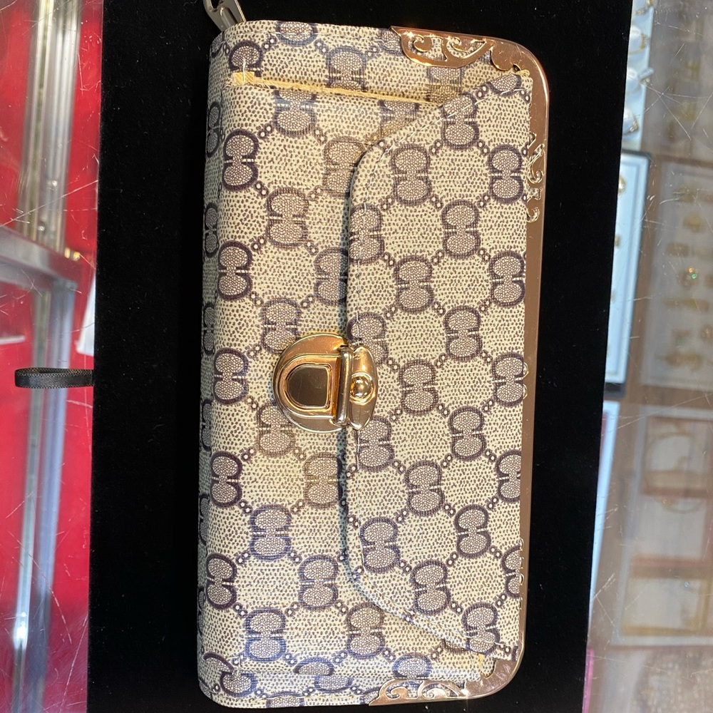 Hand purse